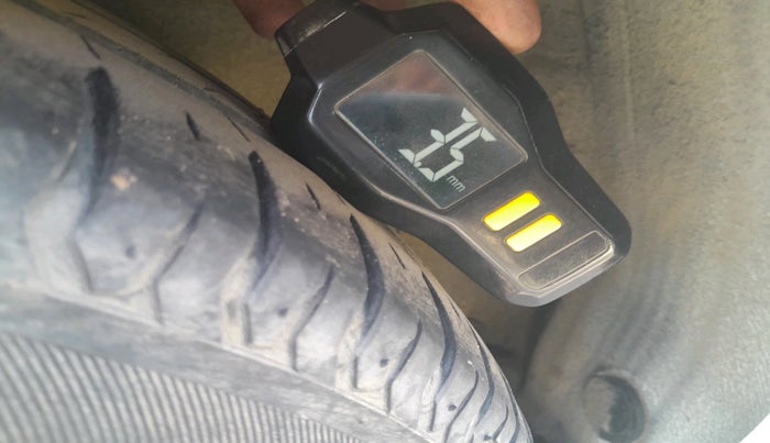 2011 Hyundai i20 MAGNA 1.4 CRDI, Diesel, Manual, 1,12,942 km, tyre