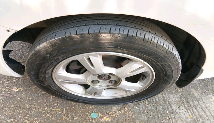 2011 Hyundai i20 ASTA 1.2, Petrol, Manual, 2,40,679 km, tyre