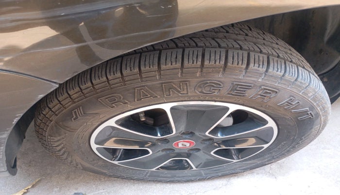 2017 Renault Duster RXS CVT, Petrol, Automatic, 9,44,366 km, tyre