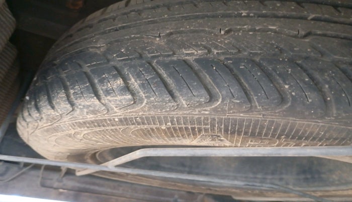 2017 Renault Duster RXS CVT, Petrol, Automatic, 9,44,366 km, tyre