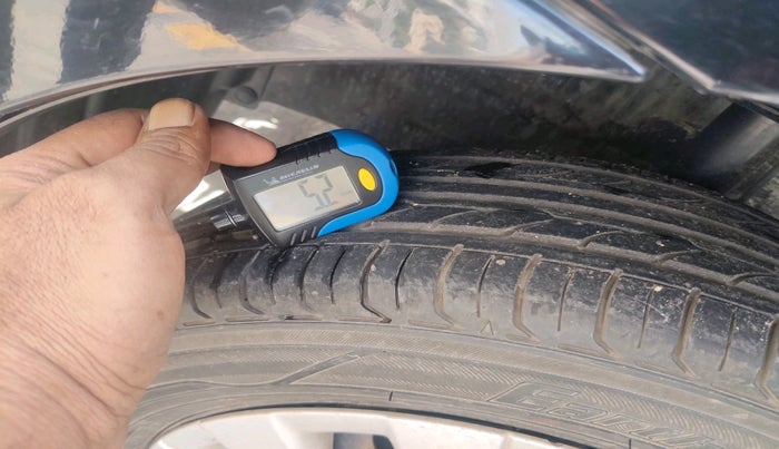 2011 Toyota Etios G, Petrol, Manual, 85,854 km, tyre