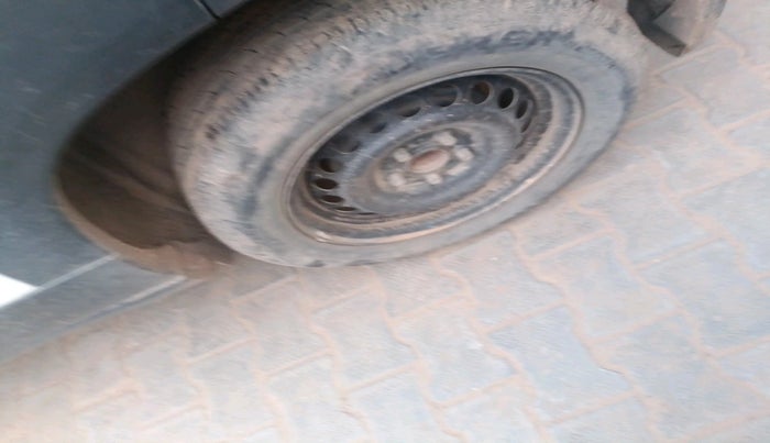 2023 Maruti BREZZA VXI SMART HYBRID, Petrol, Manual, 36,411 km, tyre