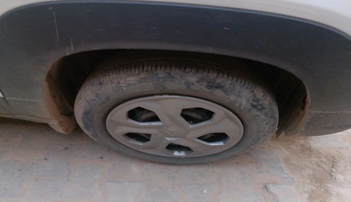 2023 Maruti BREZZA VXI SMART HYBRID, Petrol, Manual, 36,411 km, tyre