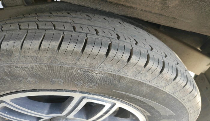 2014 Mahindra Bolero SLX BS IV, Diesel, Manual, 86,162 km, tyre