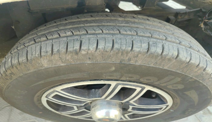 2014 Mahindra Bolero SLX BS IV, Diesel, Manual, 86,162 km, tyre