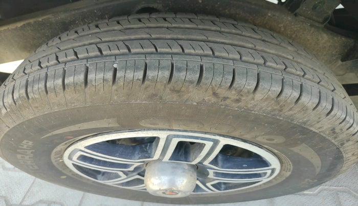 2014 Mahindra Bolero SLX BS IV, Diesel, Manual, 86,162 km, tyre