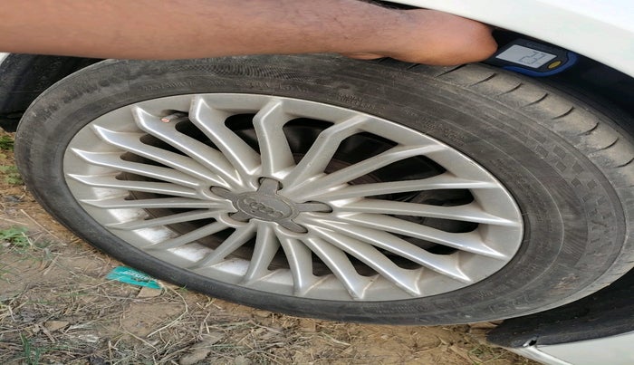 2016 Audi A4 35 TFSI PREMIUM, Petrol, Automatic, 63,245 km, tyre