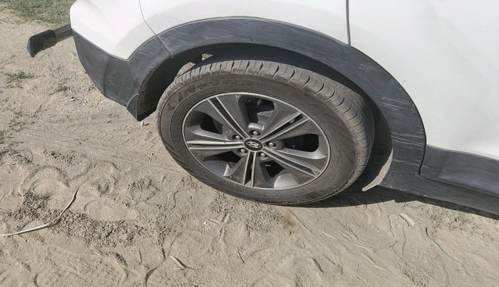 2017 Hyundai Creta SX (O) 1.6 DIESEL, Diesel, Manual, 1,51,635 km, tyre