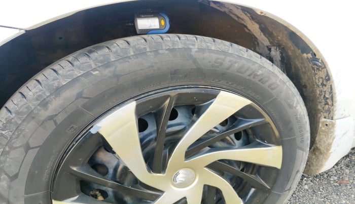 2017 Maruti Ciaz DELTA DIESEL 1.3, Diesel, Manual, 97,644 km, tyre