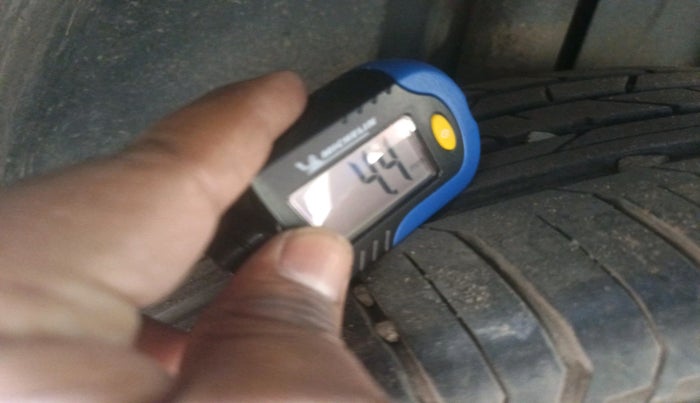 2023 Volkswagen VIRTUS HIGHLINE TSI 1.0 AT, Petrol, Automatic, 17,987 km, tyre