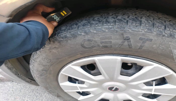 2017 Maruti Swift Dzire VXI, Petrol, Manual, 60,216 km, tyre