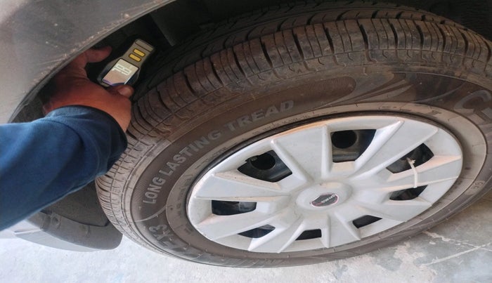 2017 Maruti Swift Dzire VXI, Petrol, Manual, 60,216 km, tyre