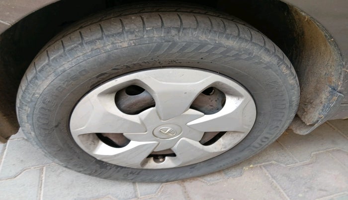 2018 Tata TIGOR XM PETROL, Petrol, Manual, 77,960 km, tyre