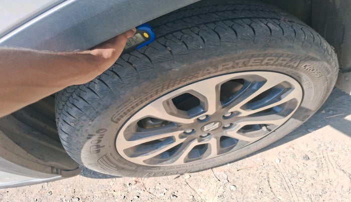 2023 Maruti Grand Vitara ALPHA SMART HYBRID, Petrol, Manual, 13,117 km, tyre