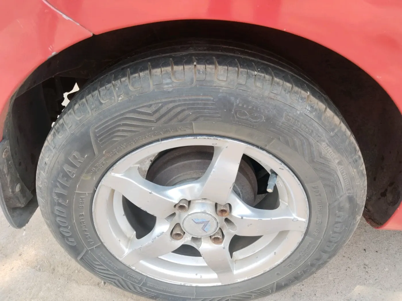 2011 Hyundai i10 ASTA 1.2 AT SUNROOF, Petrol, Automatic, 59,669 km, tyre