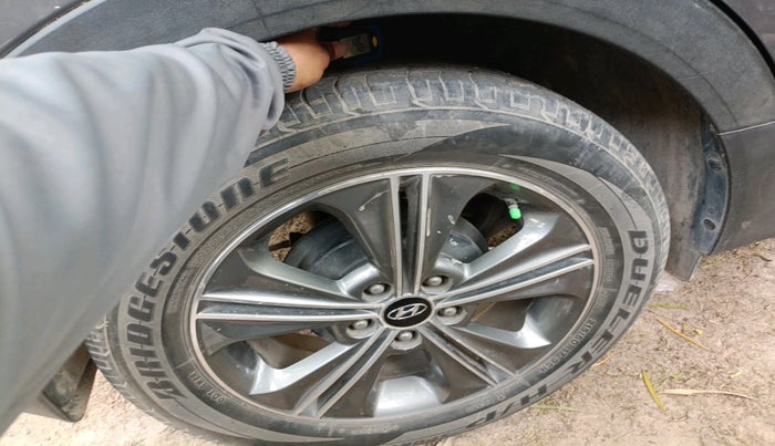 2017 Hyundai Creta SX PLUS AT 1.6 PETROL, Petrol, Automatic, 551 km, tyre