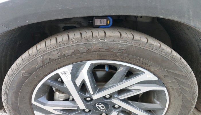 2025 Hyundai Creta SX 1.5 PETROL, Petrol, Manual, 3,964 km, tyre