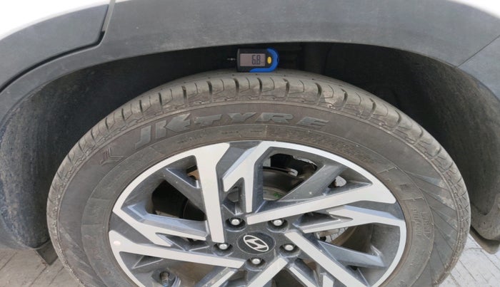 2025 Hyundai Creta SX 1.5 PETROL, Petrol, Manual, 3,964 km, tyre