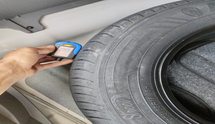 2025 Hyundai Creta SX 1.5 PETROL, Petrol, Manual, 3,964 km, tyre