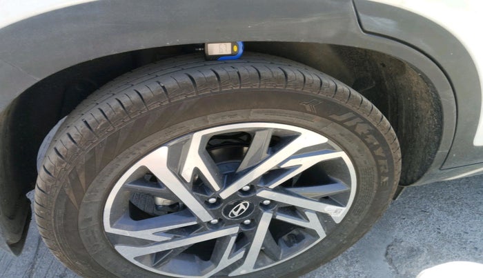 2025 Hyundai Creta SX 1.5 PETROL, Petrol, Manual, 3,964 km, tyre