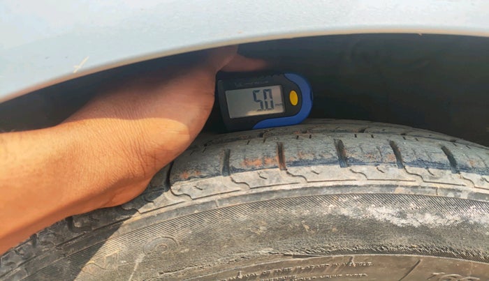 2019 Hyundai Grand i10 SPORTZ AT 1.2 KAPPA VTVT, Petrol, Automatic, 1,11,723 km, tyre