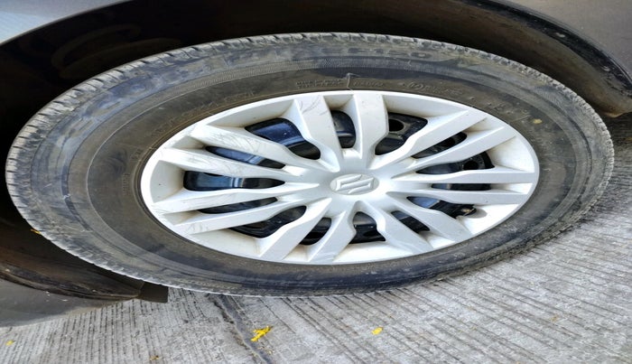 2017 Maruti Dzire VXI AMT, Petrol, Automatic, 35,363 km, tyre