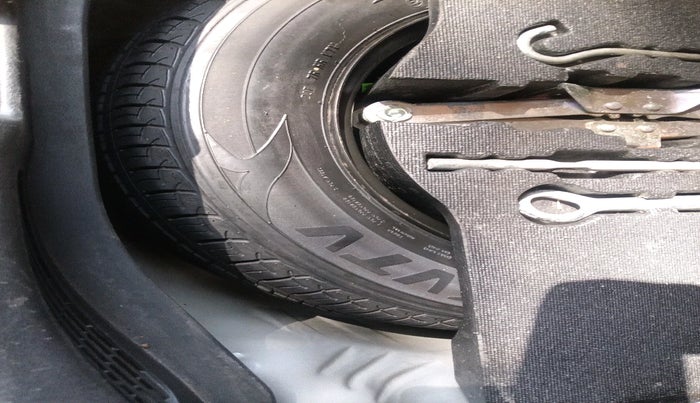 2016 Honda Jazz 1.2L I-VTEC V AT, Petrol, Automatic, 94,218 km, tyre