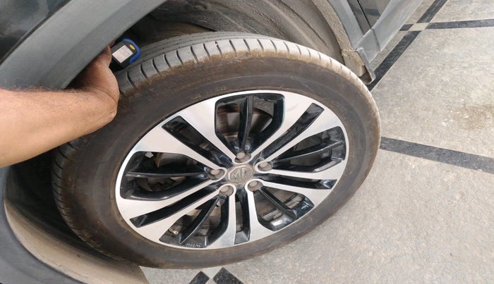 2022 MG HECTOR SHARP 2.0 DIESEL, Diesel, Manual, 93,577 km, tyre