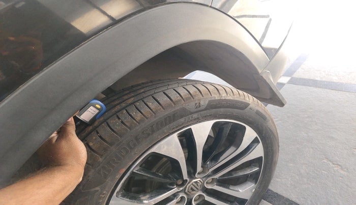 2022 MG HECTOR SHARP 2.0 DIESEL, Diesel, Manual, 93,577 km, tyre