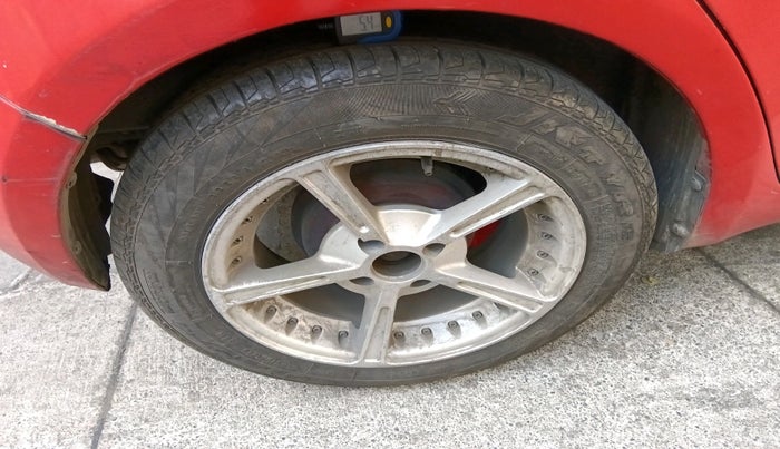 2009 Maruti Swift ZXI 1.3, Petrol, Manual, 82,877 km, tyre