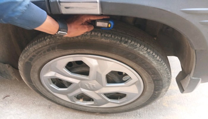 2023 Maruti BREZZA LXI SMART HYBRID, Petrol, Manual, 22,040 km, tyre