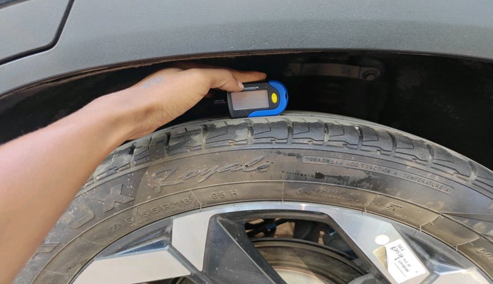 2024 Hyundai ALCAZAR PLATINUM (O) 7STR 1.5 AT, Petrol, Automatic, 14,247 km, tyre