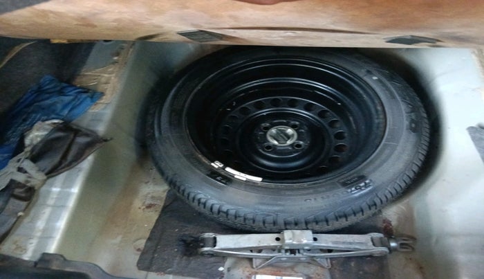 2014 Honda City 1.5L I-VTEC SV, Petrol, Manual, 2,25,233 km, tyre