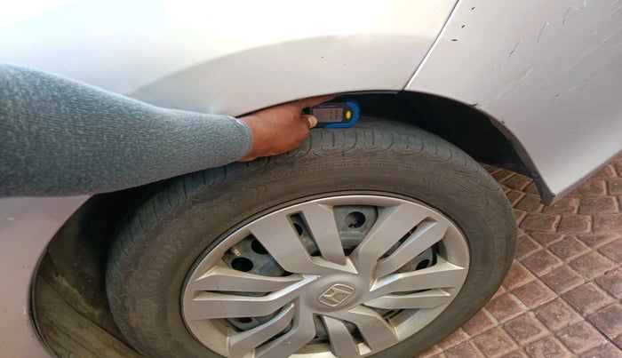 2014 Honda City 1.5L I-VTEC SV, Petrol, Manual, 2,25,233 km, tyre