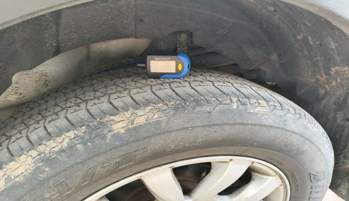 2016 Mahindra XUV500 W8, Diesel, Manual, 65,978 km, tyre