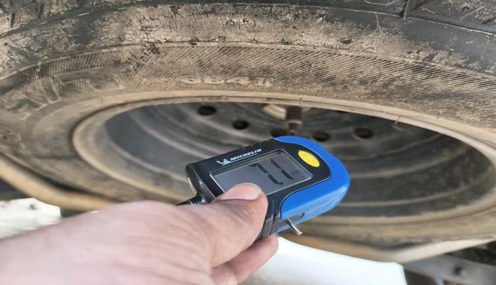 2016 Mahindra XUV500 W8, Diesel, Manual, 65,978 km, tyre