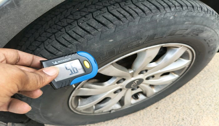 2016 Mahindra XUV500 W8, Diesel, Manual, 65,978 km, tyre