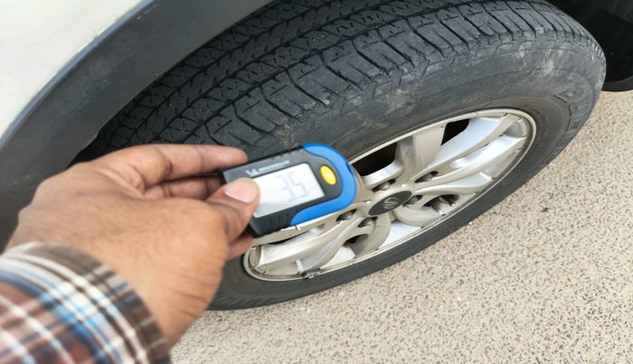 2016 Mahindra XUV500 W8, Diesel, Manual, 65,978 km, tyre