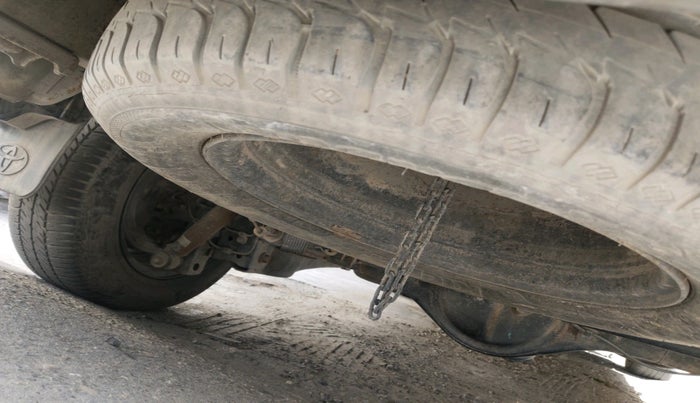 2014 Toyota Innova 2.5 GX 7 STR, Diesel, Manual, 67,201 km, tyre