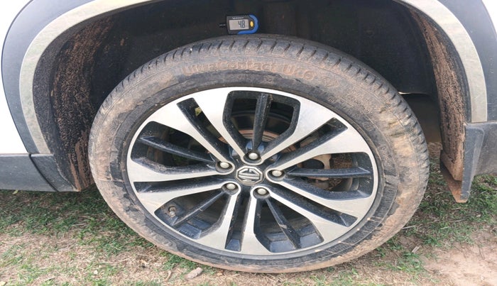 2021 MG HECTOR SHARP HYBRID 1.5 PETROL, Petrol, Manual, 17,209 km, tyre