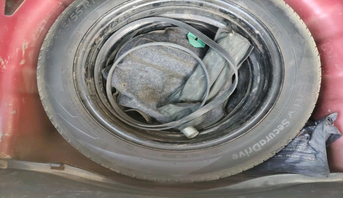 2015 Hyundai Elite i20 SPORTZ 1.4 CRDI, Diesel, Manual, 1,14,738 km, tyre