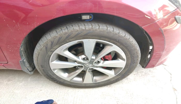 2015 Hyundai Elite i20 SPORTZ 1.4 CRDI, Diesel, Manual, 1,14,738 km, tyre