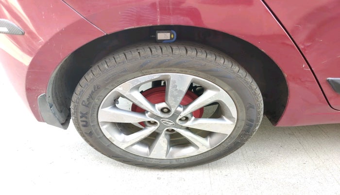 2015 Hyundai Elite i20 SPORTZ 1.4 CRDI, Diesel, Manual, 1,14,738 km, tyre