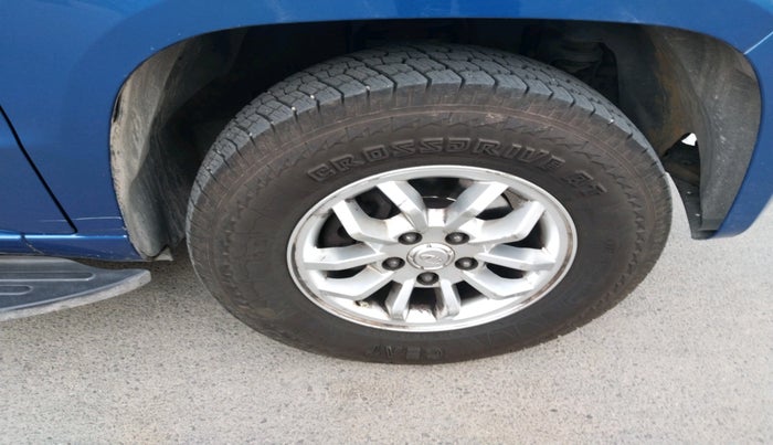 2015 Mahindra TUV300 T8, Diesel, Manual, 72,794 km, tyre