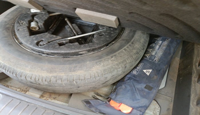 2015 Hyundai Creta SX PLUS AT 1.6 DIESEL, Diesel, Automatic, 1,98,337 km, tyre