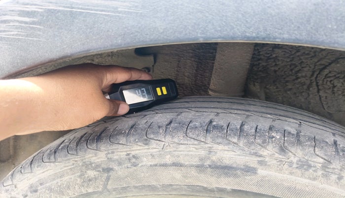 2017 Tata NEXON XZ PLUS DIESEL DUAL TONE, Diesel, Manual, 1,37,797 km, tyre