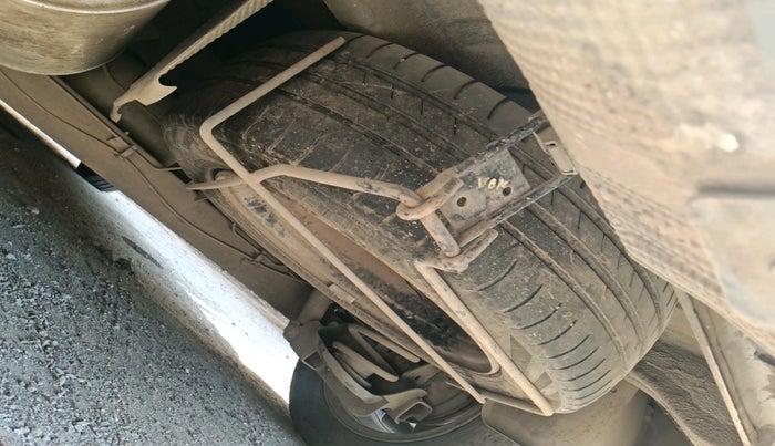 2015 Renault Lodgy 110 PS RXZ, Diesel, Manual, 1,58,468 km, tyre