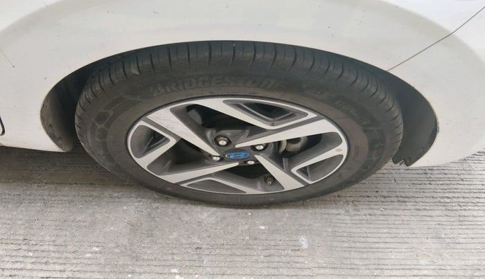 2023 Hyundai AURA SX 1.2 CNG, CNG, Manual, 61,570 km, tyre