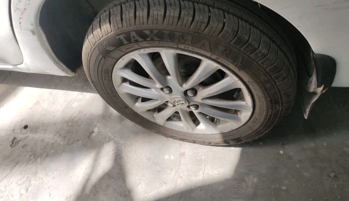 2011 Toyota Etios VX, Petrol, Manual, 1,19,417 km, tyre