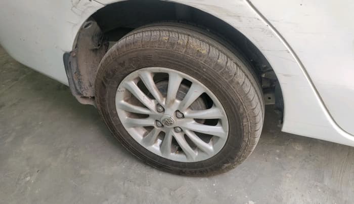 2011 Toyota Etios VX, Petrol, Manual, 1,19,417 km, tyre